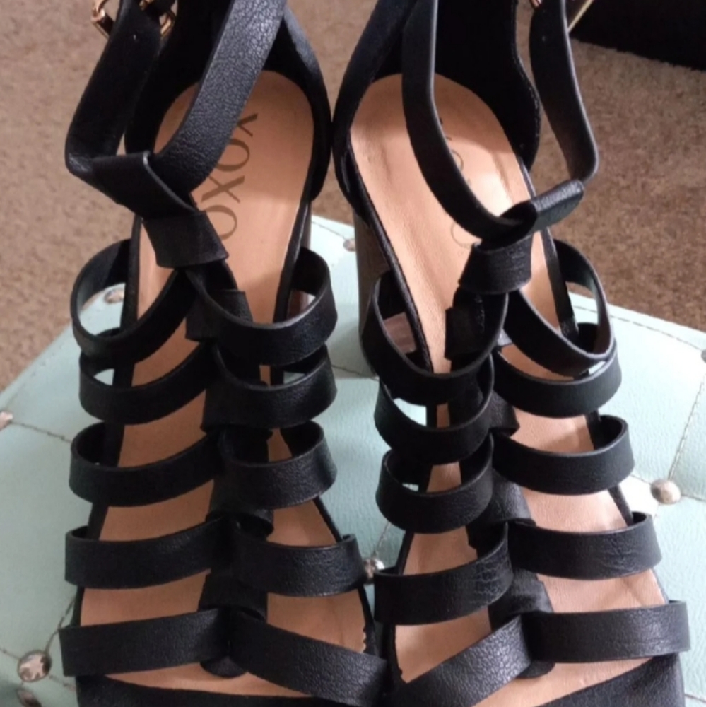 Women XOXO shoe